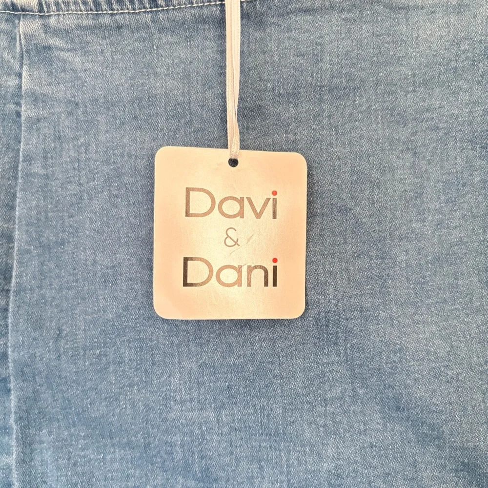 DAVI & DANI Denim Mini Skirt Size Medium - Picture 7 of 10